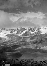 The source of the great Kangshung glacier