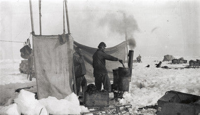 Galley on the ice, Thomas Orde-Lees and Thomas Green, the cook