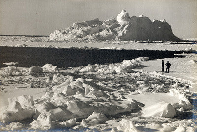 Telephoto. Berg in pack. Gran and McLeod on ice