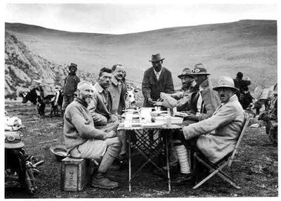 Everest breakfast stop
