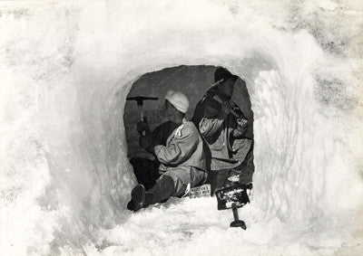 Edgar Evans and Edward Nelson making an ice-cave
