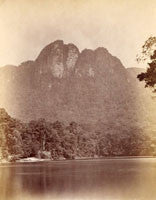 Mountain between Amutu and Waratu, Potaro River