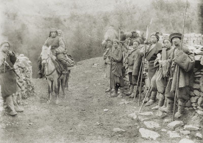 Chinese officer and spearmen, Mia-ko